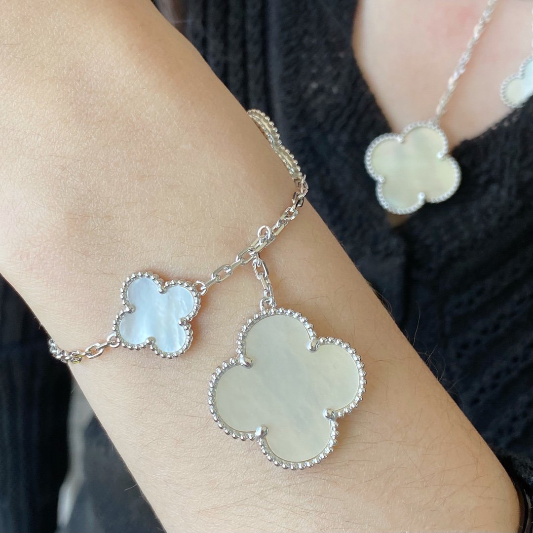 [Angela Jewellery]CLOVER 5 MOTIF WHITE MOP SILVER BRACELET