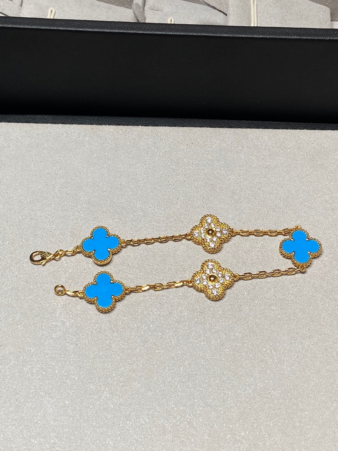 [Angela Jewellery]CLOVER 5 MOTIF BLUE CHALCEDONY DIAMOND GOLD BRACELET