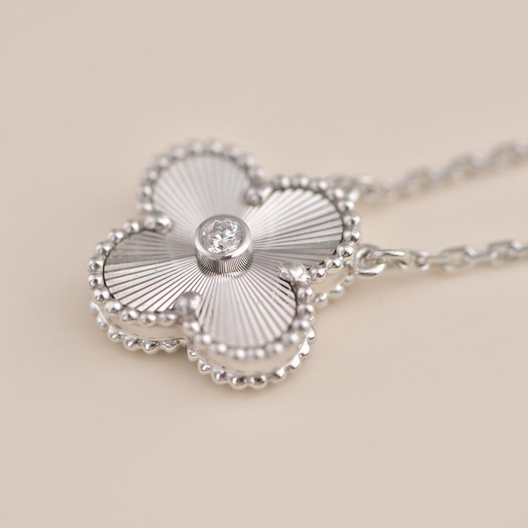 [Angela Jewellery]CLOVER  15MM DIAMOND LASER NECKLACE SILVER