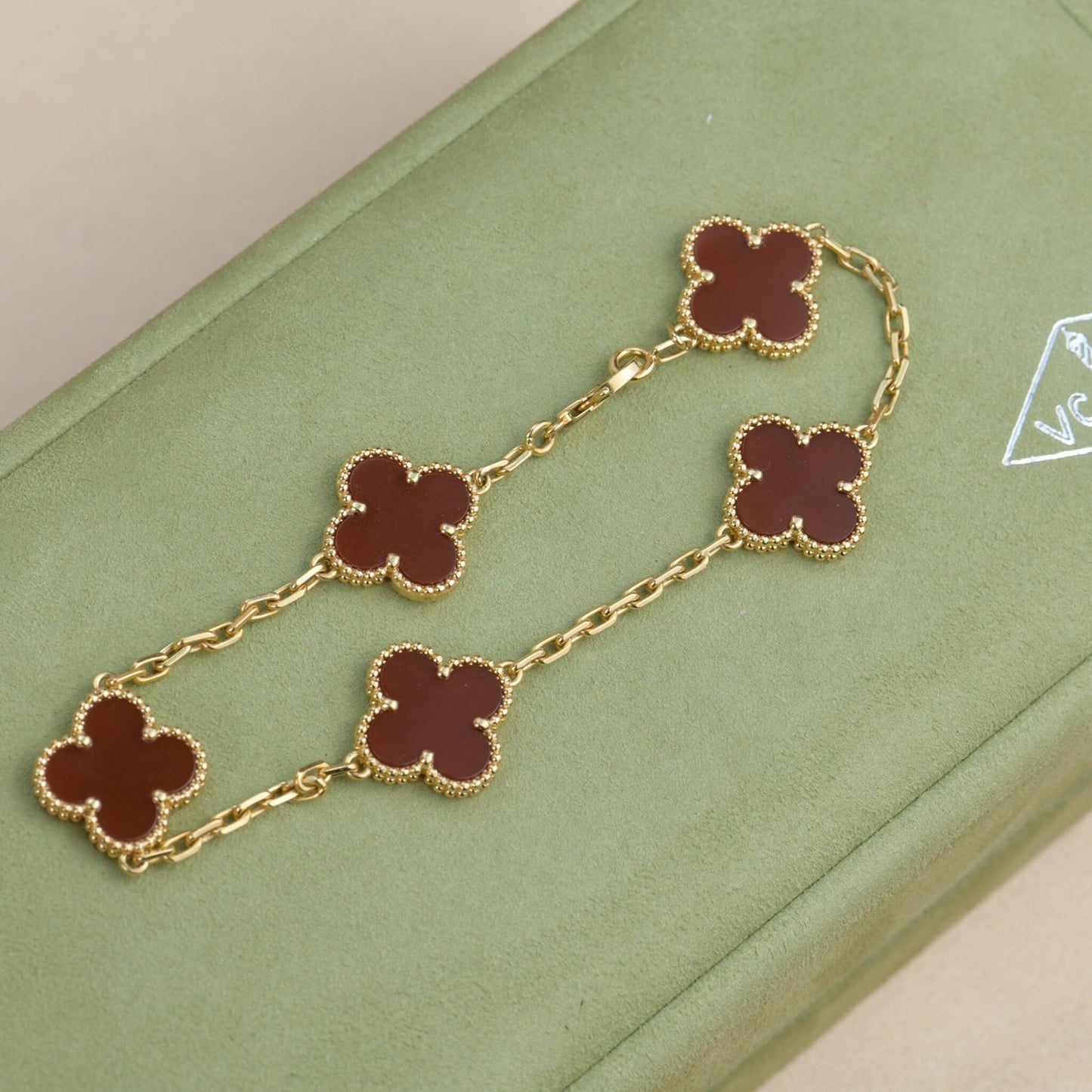 [Angela Jewellery]CLOVER 5 MOTIFS RED AGATE  BRACELET