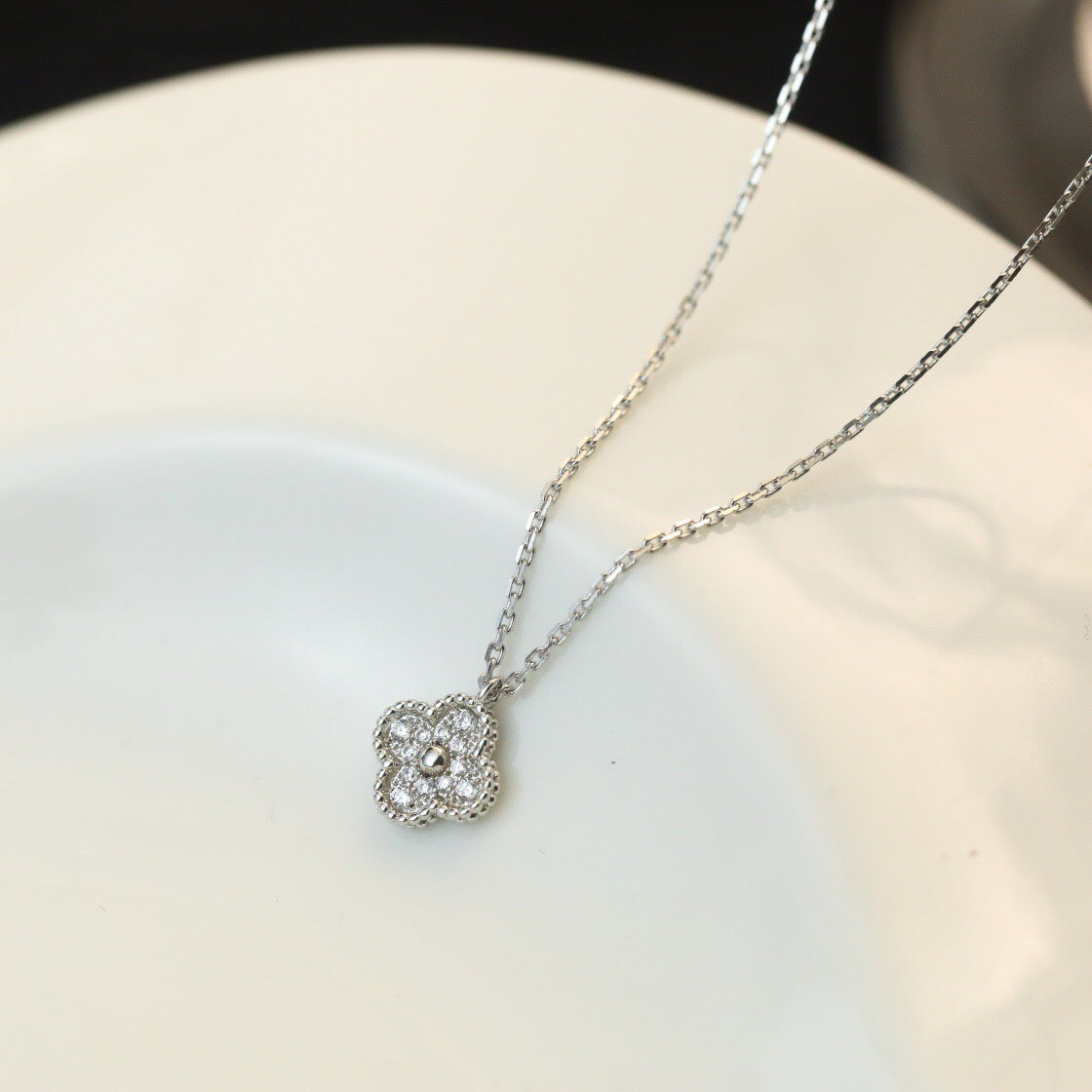 [Angela Jewellery]CLOVER MINI 9.5MM PENDANT DIAMOND NECKLACE