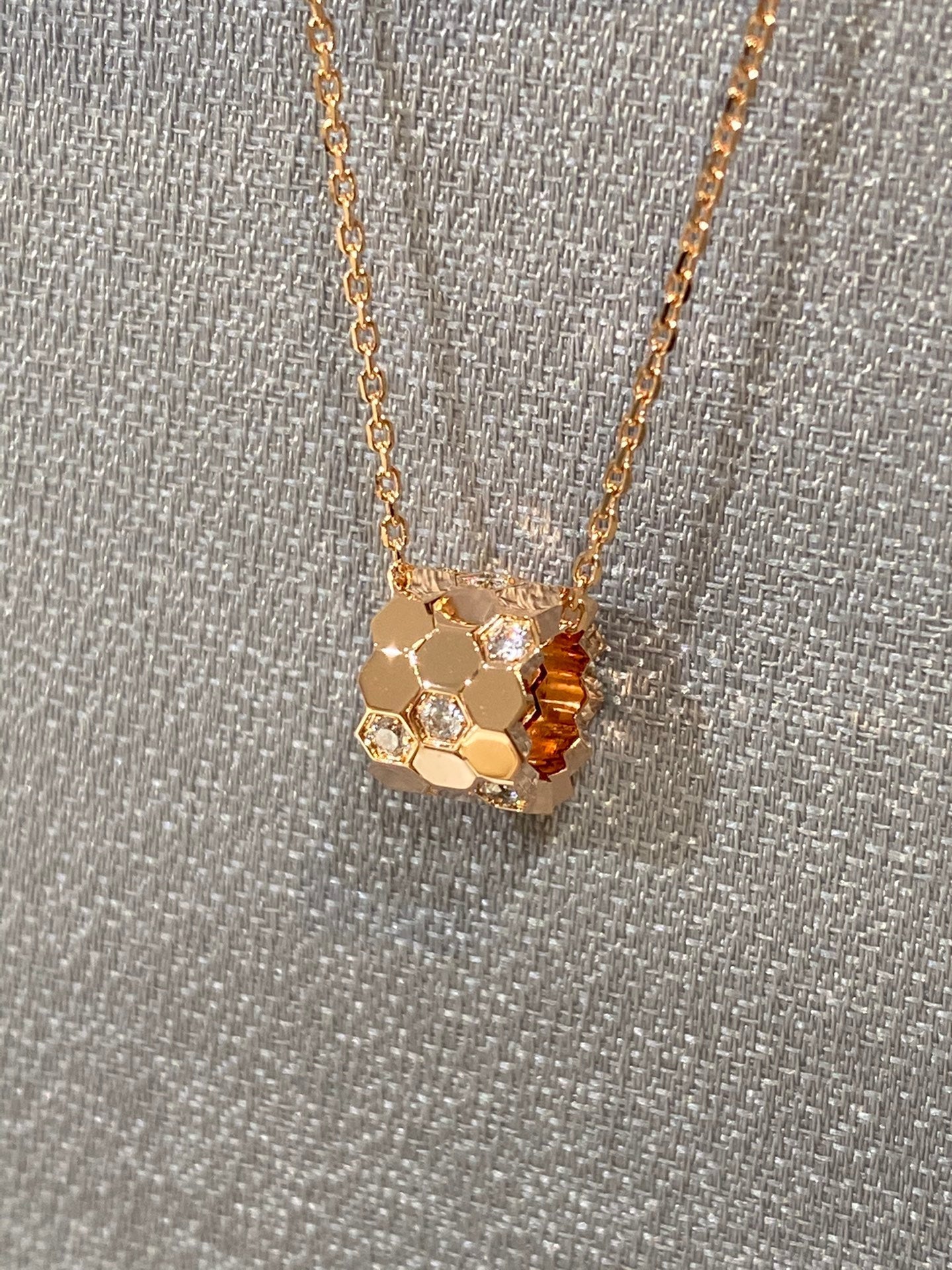 [Angela Jewellery]BEE LOVE DIAMOND NECKLACE