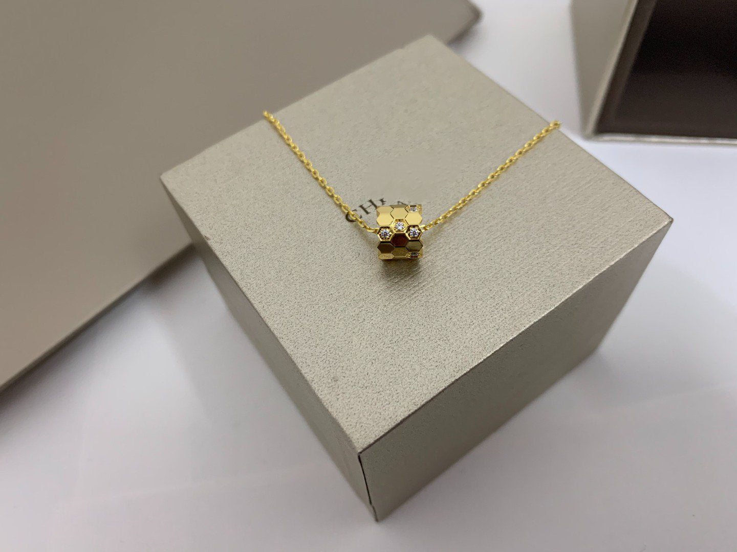 [Angela Jewellery]BEE LOVE DIAMOND NECKLACE