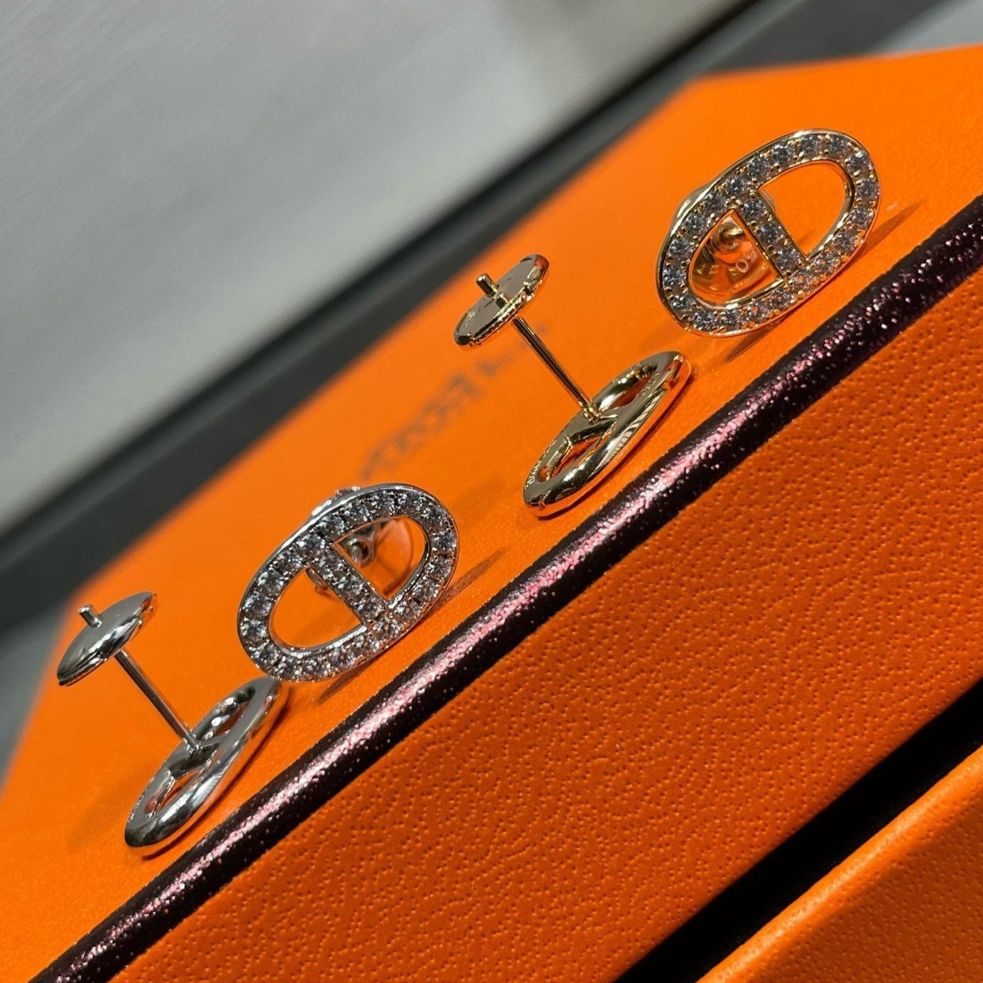 [Angela Jewellery]HM FULL DIAMOND PIG NOSE STUD EARRINGS