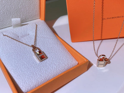 [Angela Jewellery]HM ADVANCED NICHE LOCK HEAD NECKLACE DIAMONDS