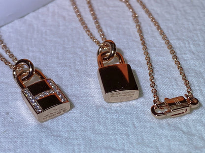 [Angela Jewellery]HM ADVANCED NICHE LOCK HEAD NECKLACE DIAMONDS