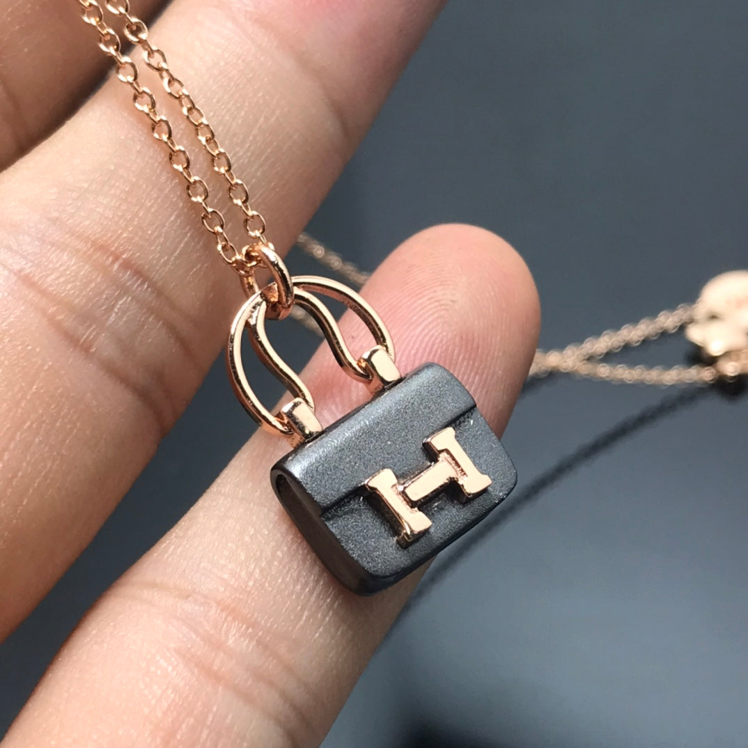[Angela Jewellery]WOMEN'S HM AMULETTES CONSTANCE PENDANT NECKLACE