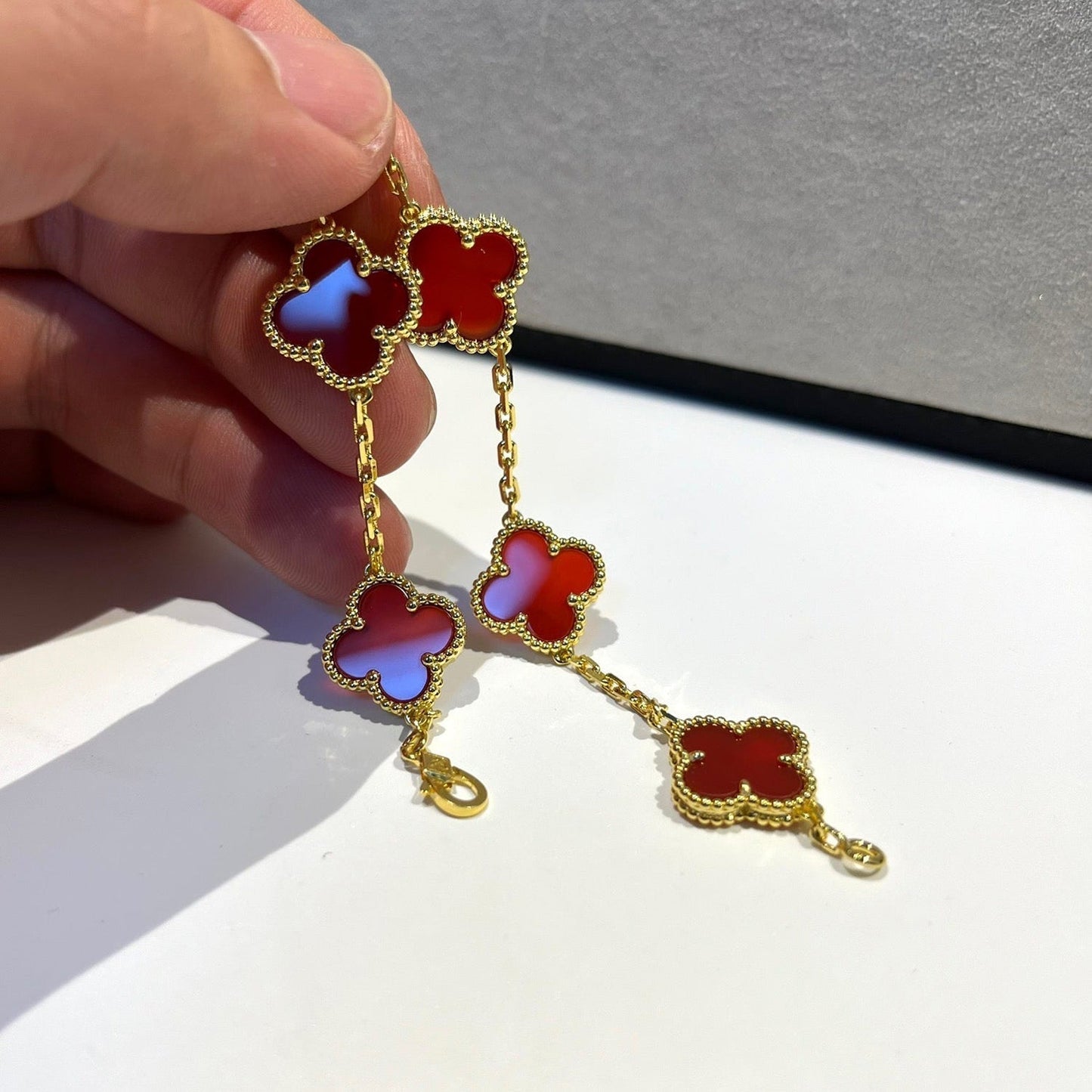 [Angela Jewellery]CLOVER 5 MOTIFS RED AGATE  BRACELET