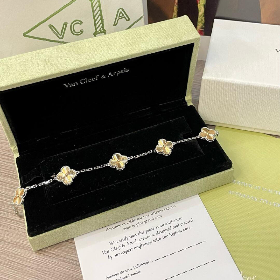 [Angela Jewellery]CLOVER  5 MOTIFS  CHRISTMAS LIMITED EDITION BRACELET
