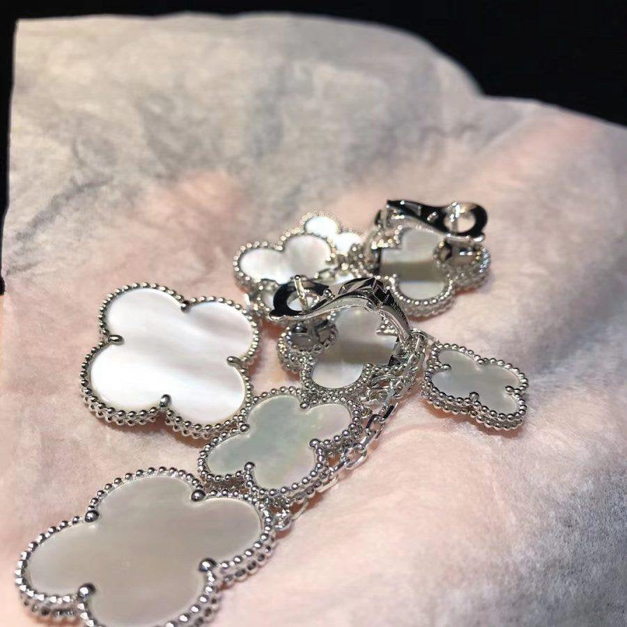 [Angela Jewellery]CLOVER EARRINGS WHITE MOP 4 MOTIFS SILVER